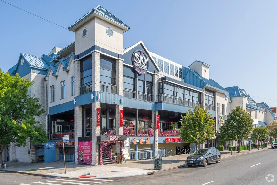 Primary Photo Of 2001-2027 Emmons Ave, Brooklyn Restaurant For Lease