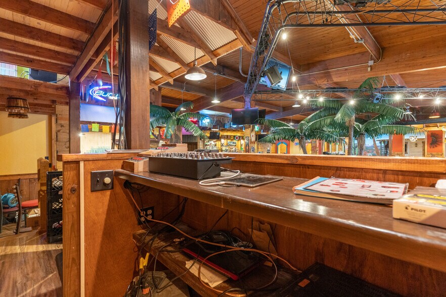 More Photos Of 1401 S Morley St, Moberly Restaurant For Sale