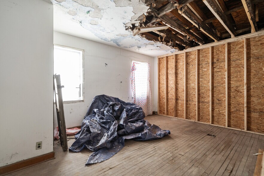 More Photos Of 1098 Duss Ave, Ambridge Restaurant For Sale