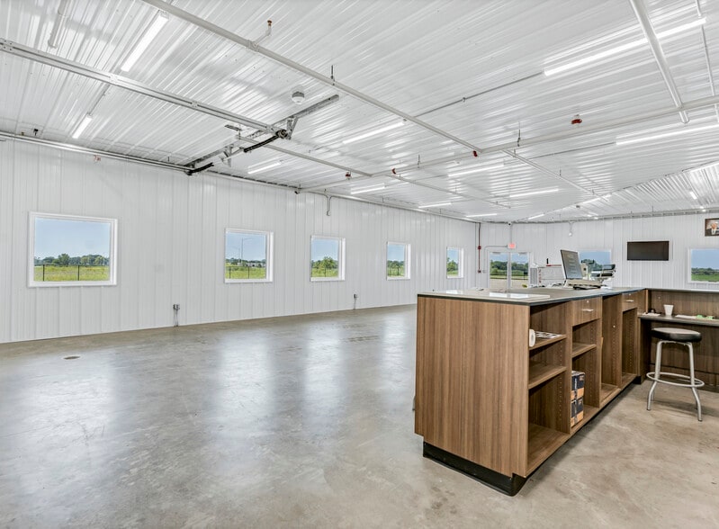 More Photos Of 26336 S Heritage Dr, Elwood Warehouse For Sale