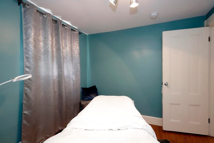 More Photos Of 66 Rockdale Ave, New Bedford Office For Sale