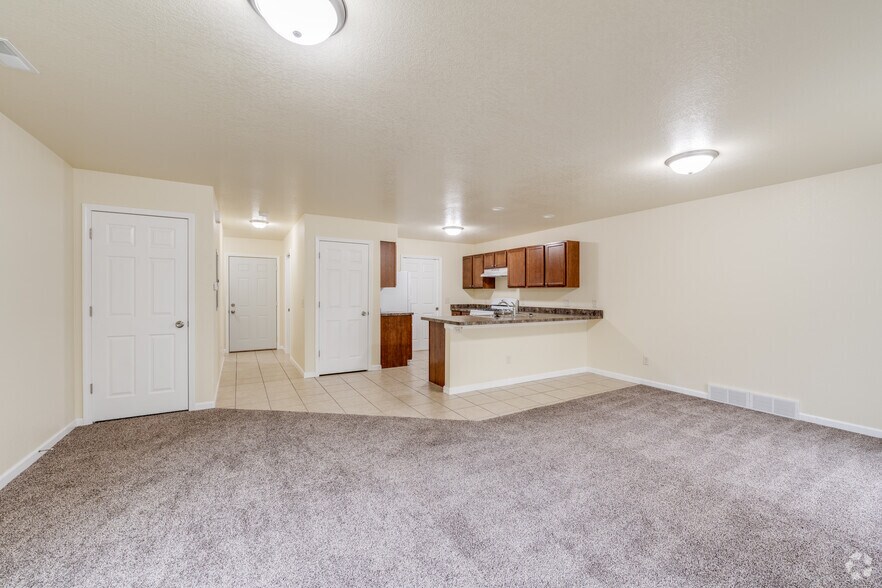 More Photos Of 816 Marquette Ave, Muskegon Apartments For Sale
