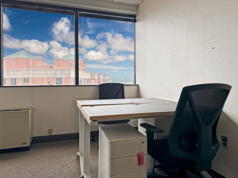 More Photos Of 3 Bethesda Metro Center, Bethesda Coworking Space