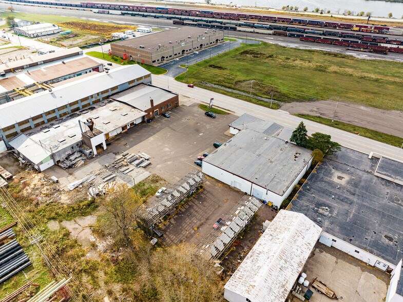 More Photos Of 350 Garfield Ave, Duluth Warehouse For Lease