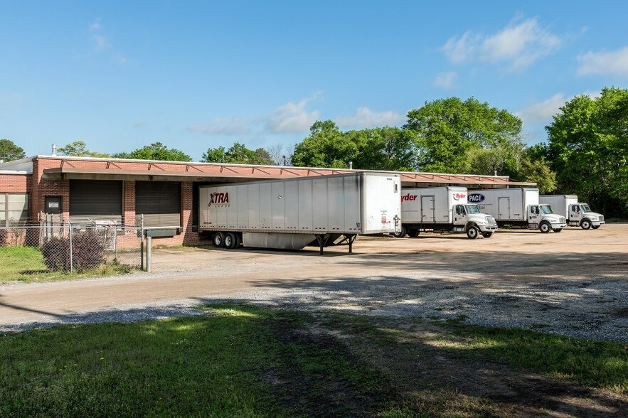 More Photos Of 3609 Lower Wetumpka Rd, Montgomery Warehouse For Sale