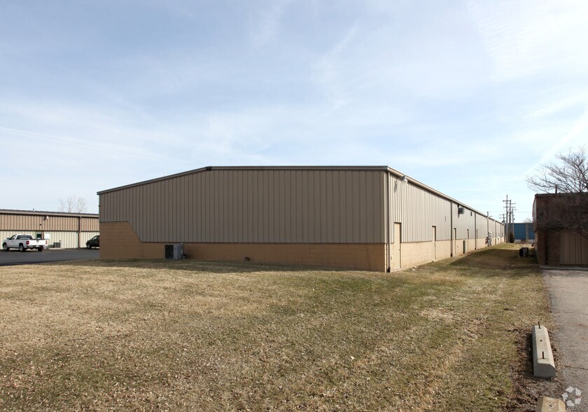 More Photos Of 6274-6290 Seeds Rd, Grove City Warehouse For Lease