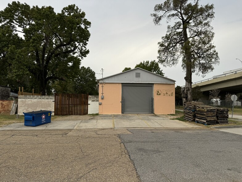 Primary Photo Of 120 S 14th St, Baton Rouge Warehouse For Sale