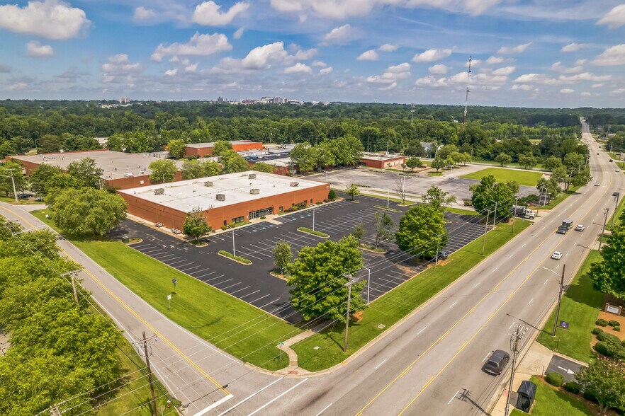 More Photos Of 2080 Brentwood St, High Point Office For Lease