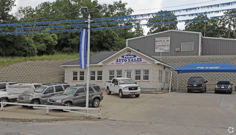 More Photos Of 1300 Jacksboro Hwy, Fort Worth Auto Dealership For Sale