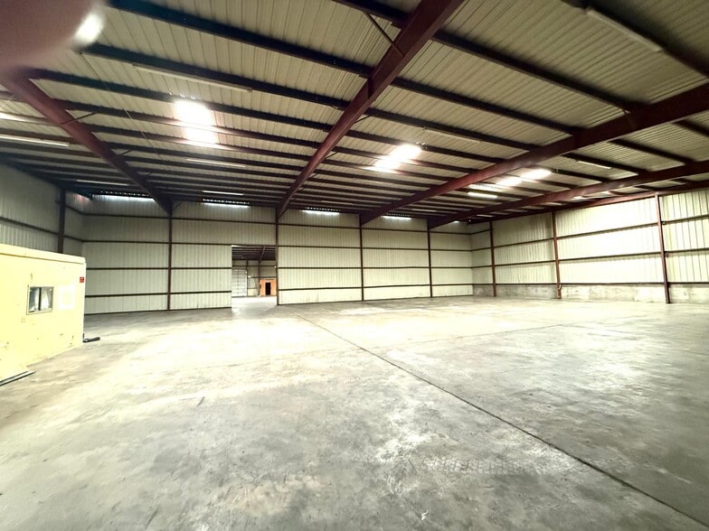 More Photos Of 2303 Santa Rita Ave, Laredo Industrial For Sale