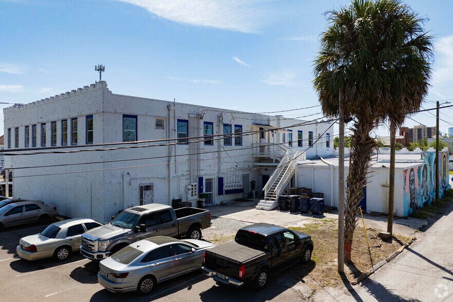 More Photos Of 114 E Columbus Dr, Tampa Freestanding For Lease