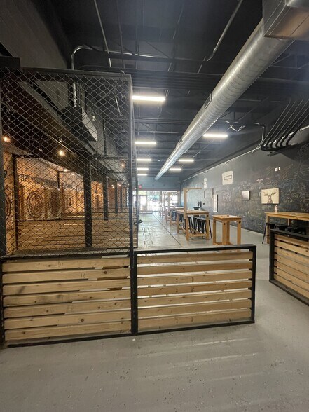 More Photos Of 314 E Hickory St, Denton Freestanding For Lease