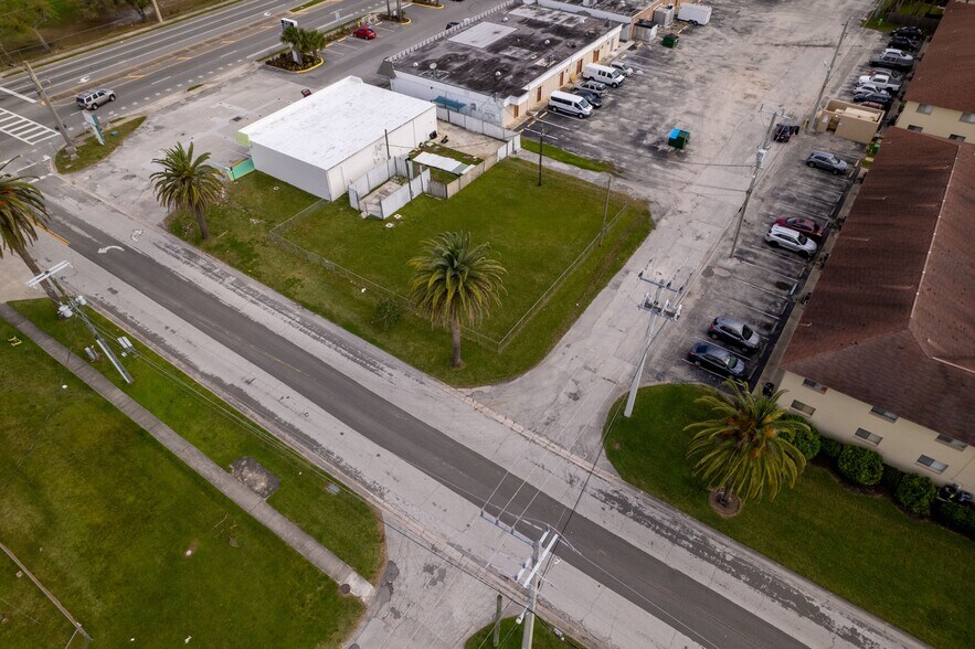 More Photos Of 599 Beville Rd, Daytona Beach General Retail For Sale