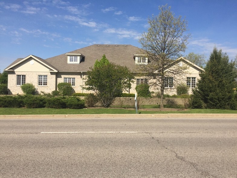More Photos Of 3 Executive Ct, South Barrington Medical For Lease