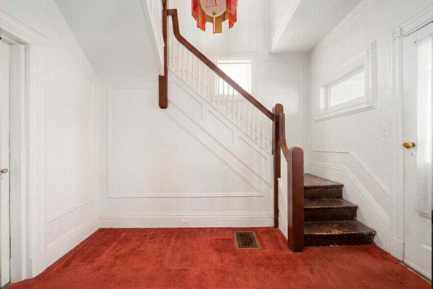 More Photos Of 250 Midwood St, Brooklyn Flex For Sale