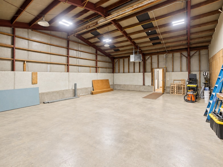 More Photos Of 21 Mainline Dr, Westfield Warehouse For Sale