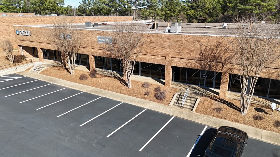 More Photos Of 2500 Park Central Blvd, Decatur Distribution For Lease