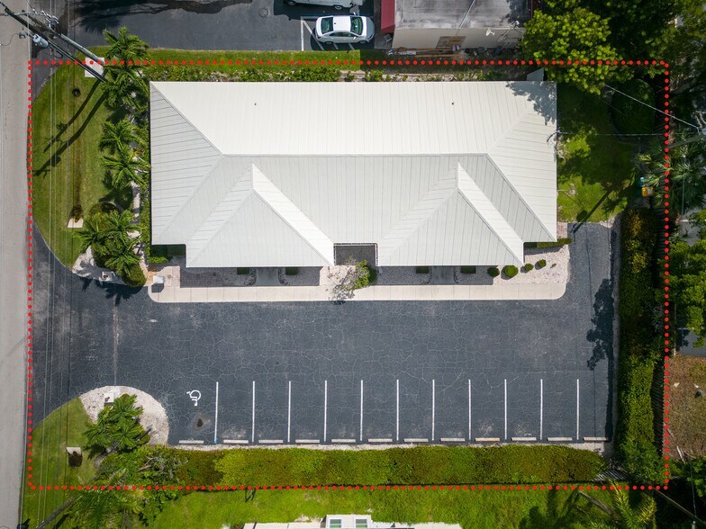 More Photos Of 866-868 99th Ave N, Naples Medical For Lease