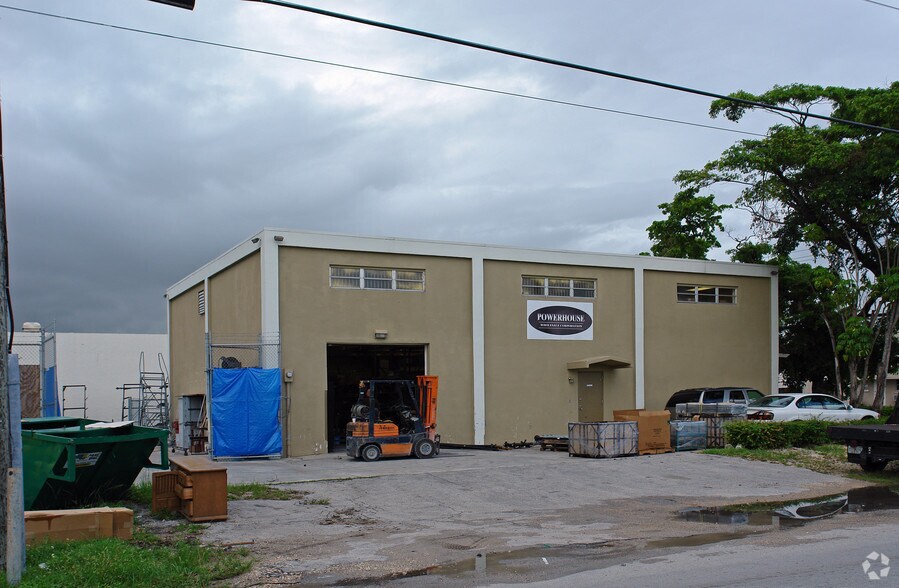 More Photos Of 5571 NW 84th Ave, Miami Warehouse For Lease