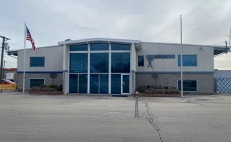 More Photos Of 7701 W 95th St, Hickory Hills Truck Terminal For Lease