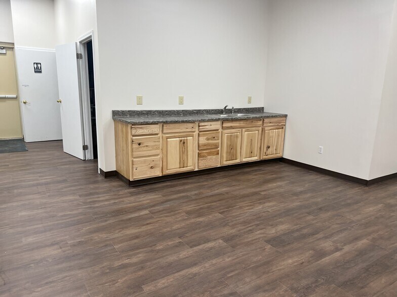 More Photos Of 1213 E Dubois Ave, Dubois Flex For Lease