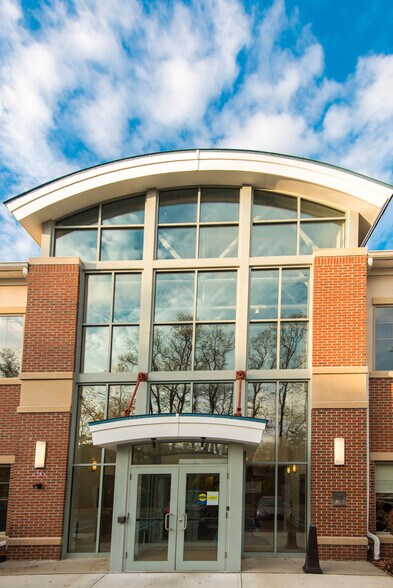 More Photos Of 629 Cranbury Rd, East Brunswick Medical For Lease