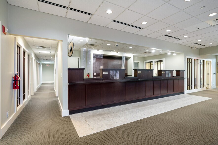 More Photos Of 580 E Main St, Norfolk Office For Lease