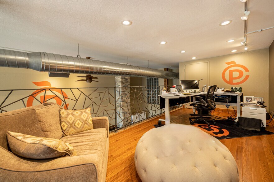 More Photos Of 1331 N Martin Luther King Dr, Milwaukee Storefront Retail Residential For Sale