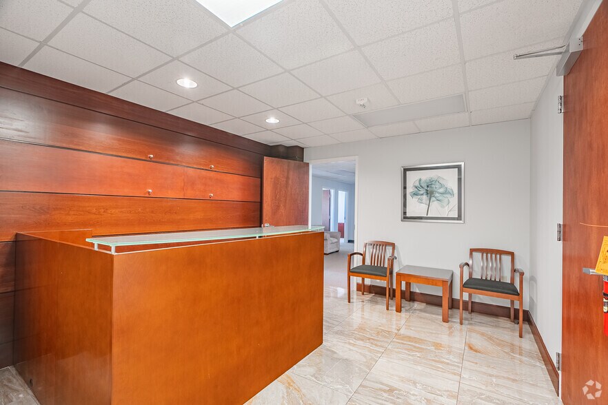 More Photos Of 8751 W Broward Blvd, Plantation Office For Sale