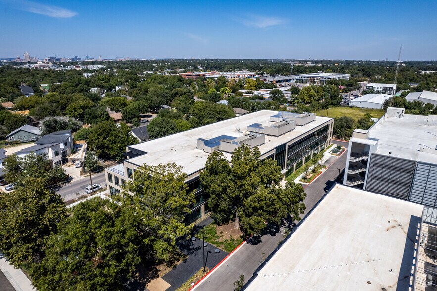 More Photos Of 3212 E Cesar Chavez St, Austin Office For Lease