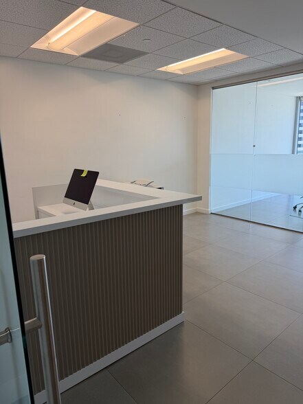 More Photos Of 150 SE 2nd Ave, Miami Office Residential For Lease