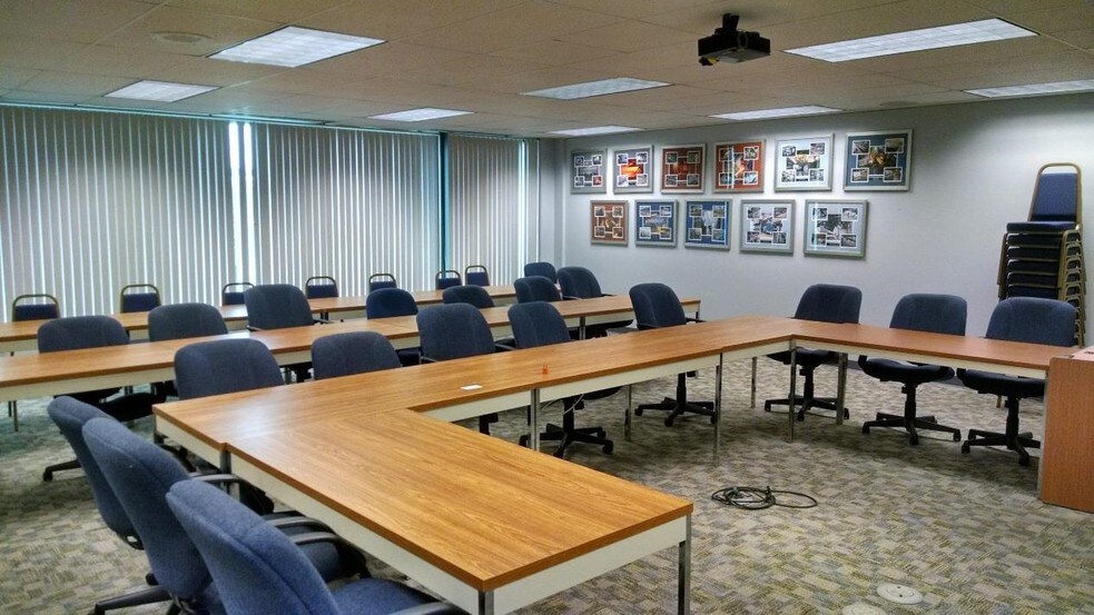 More Photos Of 500 Technology Dr, Canonsburg Office For Lease