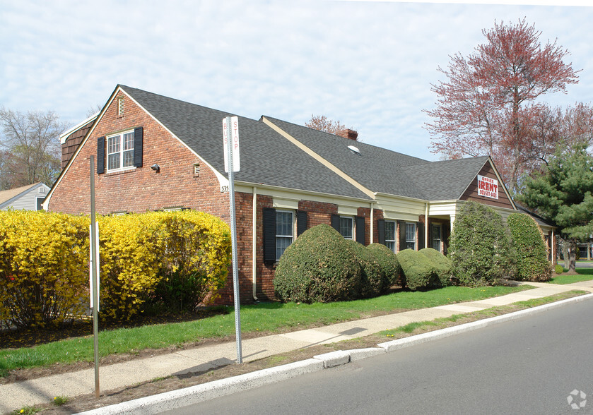 Primary Photo Of 535 Morris Ave, Springfield Office For Lease