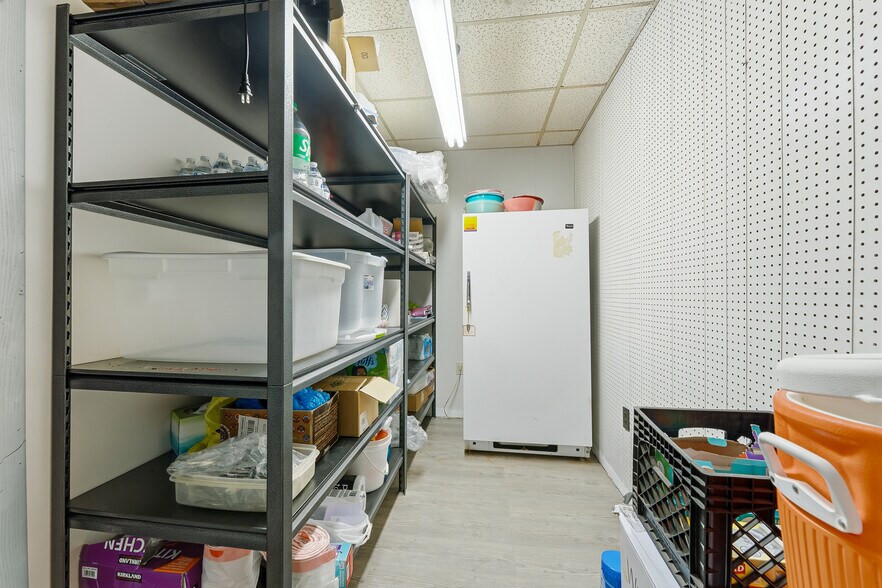More Photos Of 102 4th St, Terra Alta Light Distribution For Sale