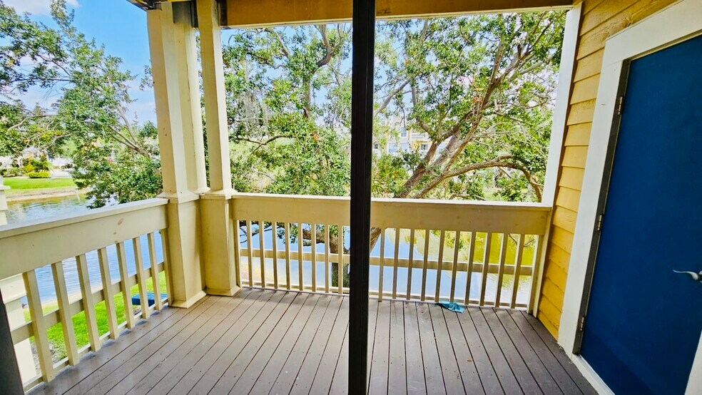 More Photos Of 115 112th Ave NE, Saint Petersburg Specialty For Sale