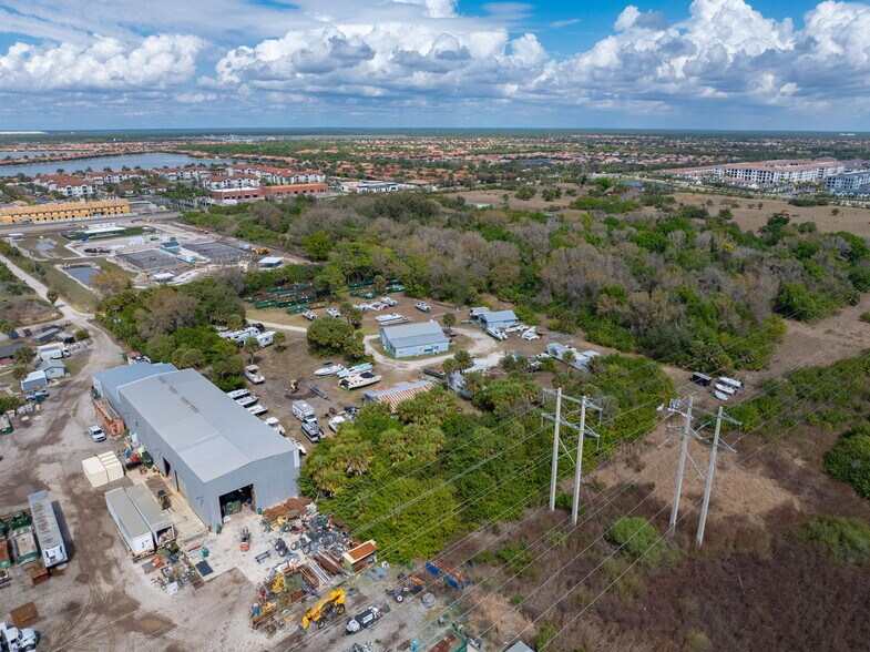 More Photos Of 3530 Laurel Rd E, North Venice Specialty For Sale