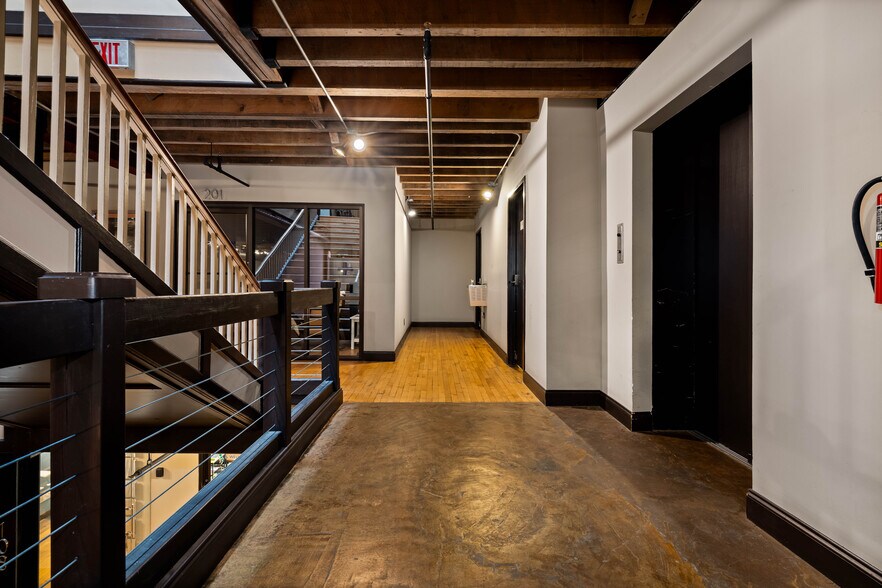 More Photos Of 247 Broad St, Kingsport Loft Creative Space For Sale