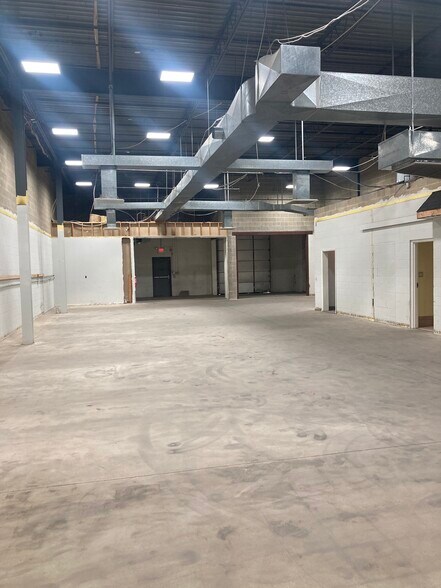 More Photos Of 631-641 Lowther Rd, Lewisberry Warehouse For Lease