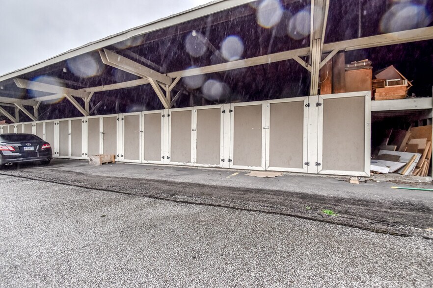 More Photos Of 4199 Main St, Perry Flex For Sale