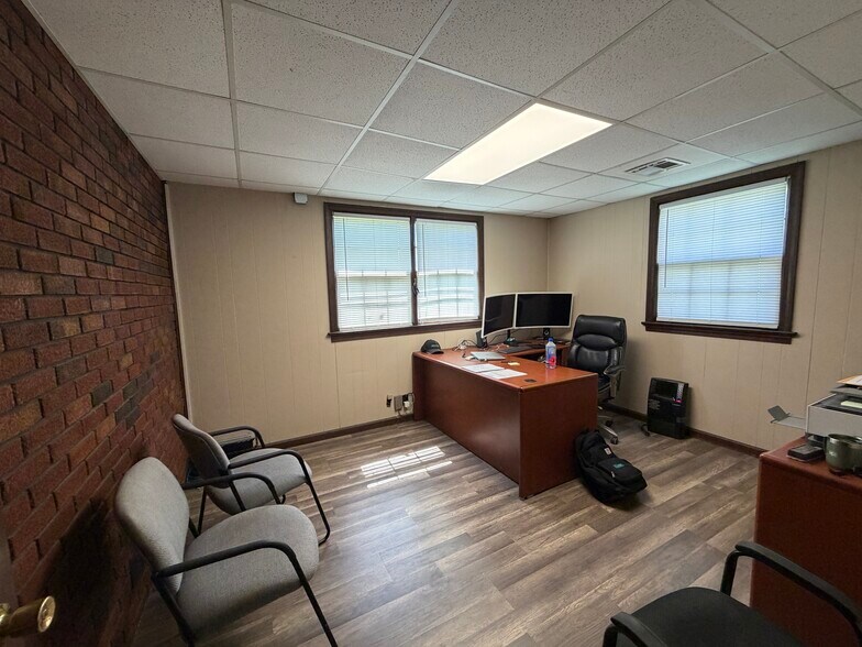 More Photos Of 5720 Bayside Rd, Virginia Beach Service For Lease