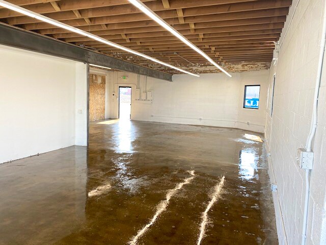 More Photos Of 2100-2180 E 40th Ave, Denver Showroom For Lease