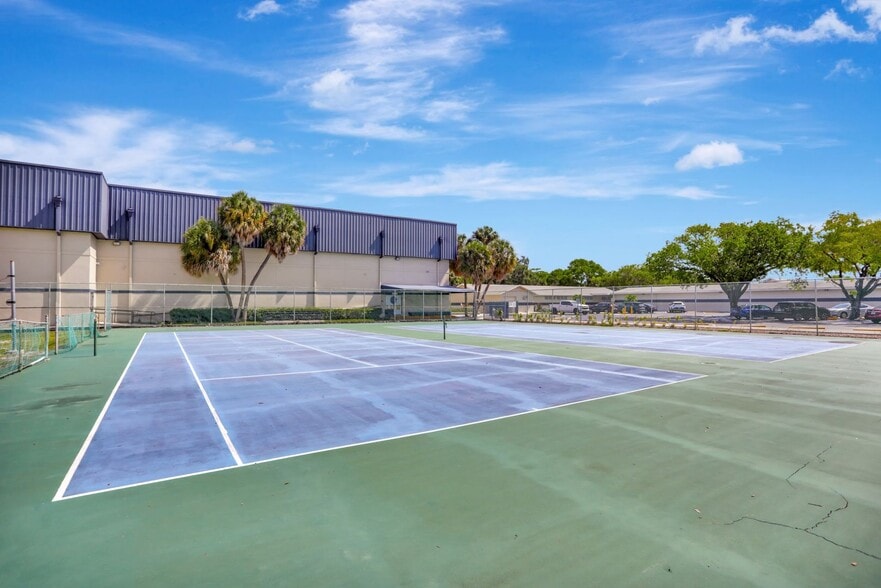 More Photos Of 959 SE 6th Ave, Deerfield Beach Schools For Sale