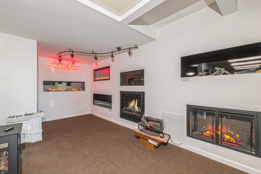 More Photos Of 318 E Main St, Patchogue Freestanding For Sale