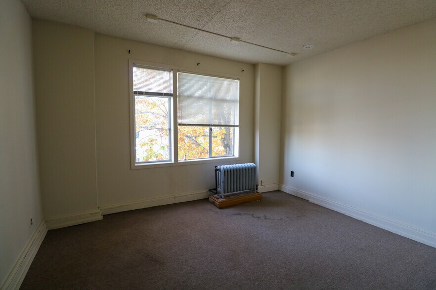 More Photos Of 320 Central Ave, Coos Bay Office For Sale