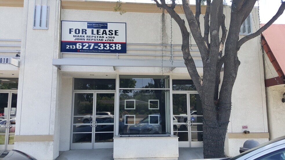Primary Photo Of 2010 Huntington Dr, San Marino Storefront For Lease