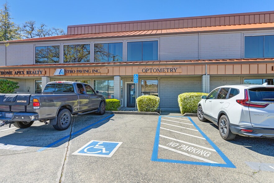 More Photos Of 11879 Kemper Rd, Auburn Office For Sale