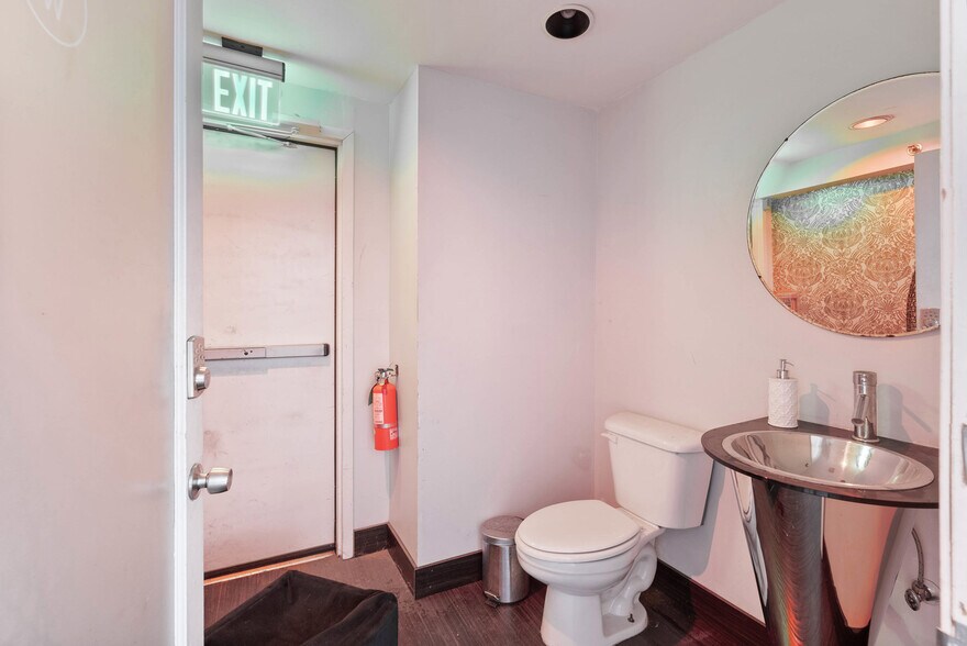 More Photos Of 1312 South St, Philadelphia Storefront Retail Residential For Sale