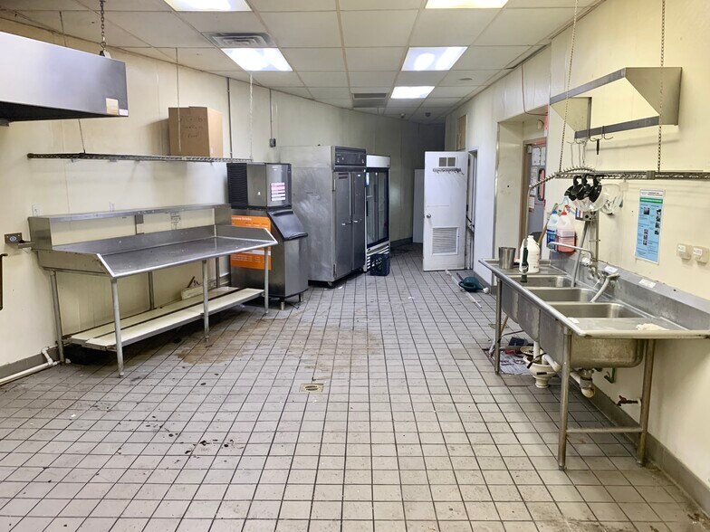 More Photos Of 1989-2001 Springfield Ave, Maplewood Freestanding For Sale