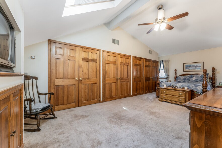 More Photos Of 5 Larison Ln, Ringoes Storefront Retail Office For Sale