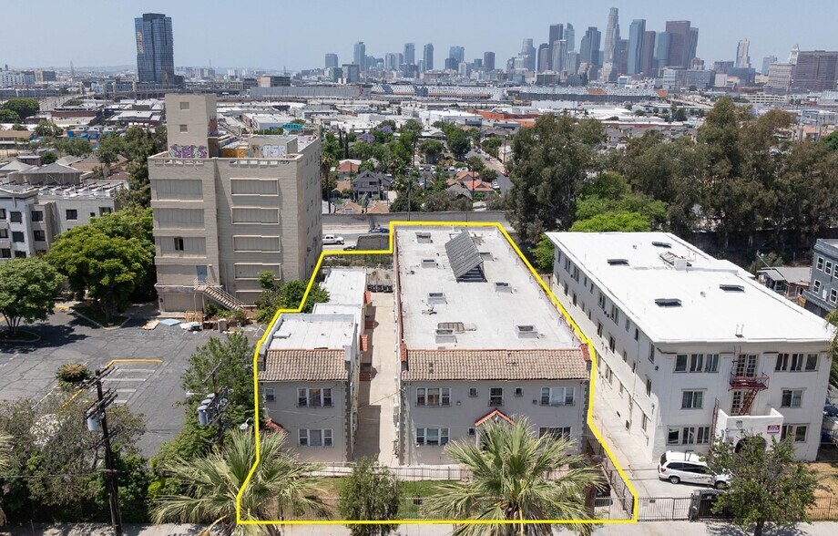 More Photos Of 307 S Boyle Ave, Los Angeles Apartments For Sale